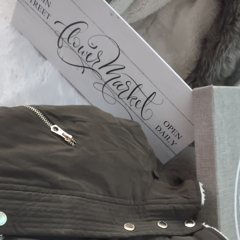 Jacket - Picture 7 of 8